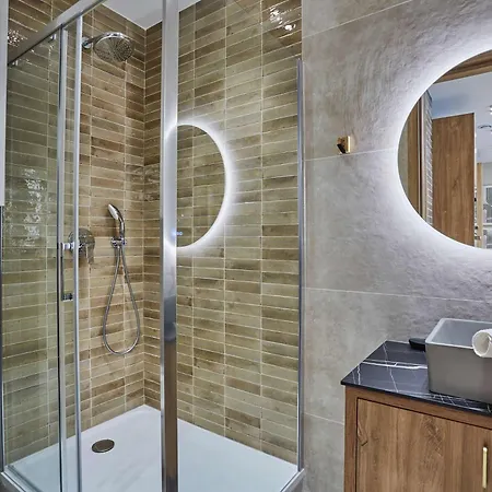 Exceptional 4bdr 10p Near Montmartre Apartment *