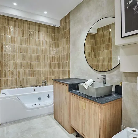 Exceptional 4bdr 10p Near Montmartre Apartment
