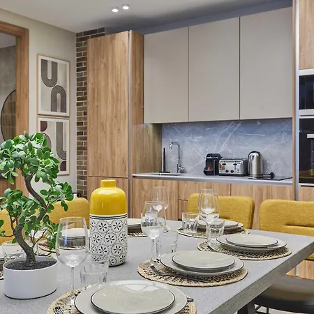 Exceptional 4bdr 10p Near Montmartre Apartment *